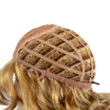 BA606 Scarlett : Perruque synthétique de Bali